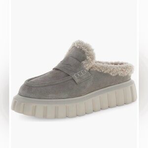 NWT VOILE BLANCHE GRENELLE Genuine Shearling
Platform Mule